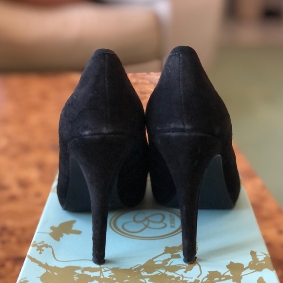 Jessica Simpson “Mary” suede heels - Picture 2 of 8